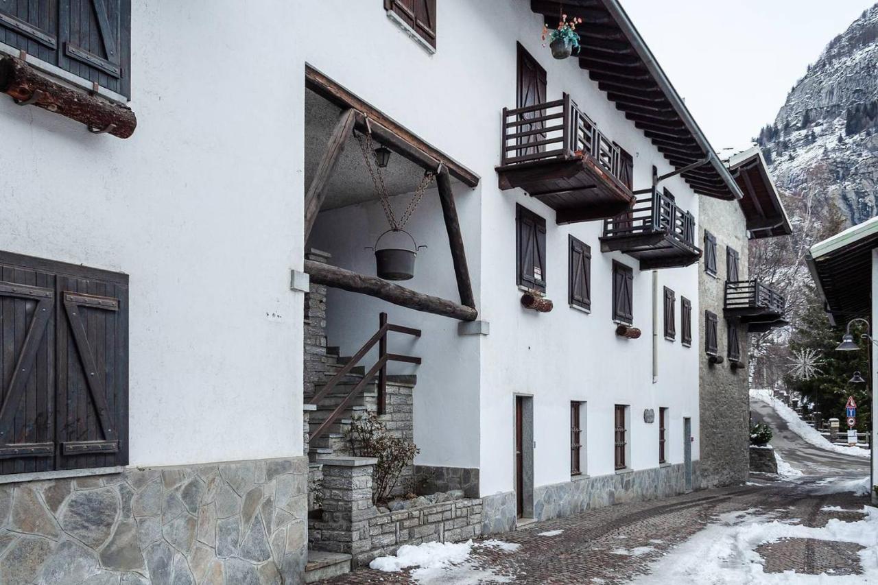 Hintown La Villette Courmayuer Hotel Courmayeur Exterior foto